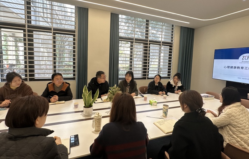 交流座谈会.jpg 交流座谈会.jpg