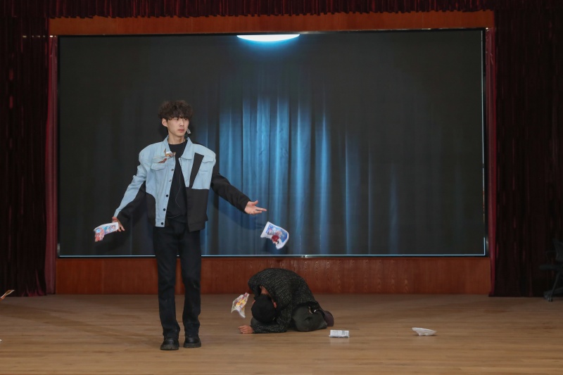 面具下1_副本.jpg 面具下1_副本.jpg