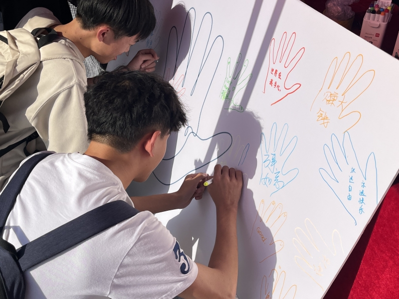 3-商学院—请与我击掌_副本.jpg 3-商学院—请与我击掌_副本.jpg